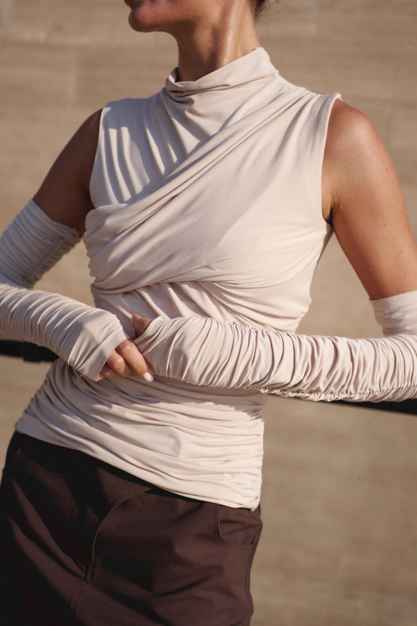 Top with Detachable Sleeves “Sculpt”